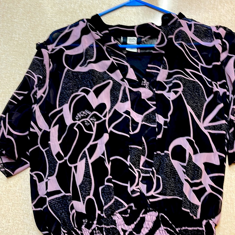 Studio 1940 plus size woman’s top size 22/24